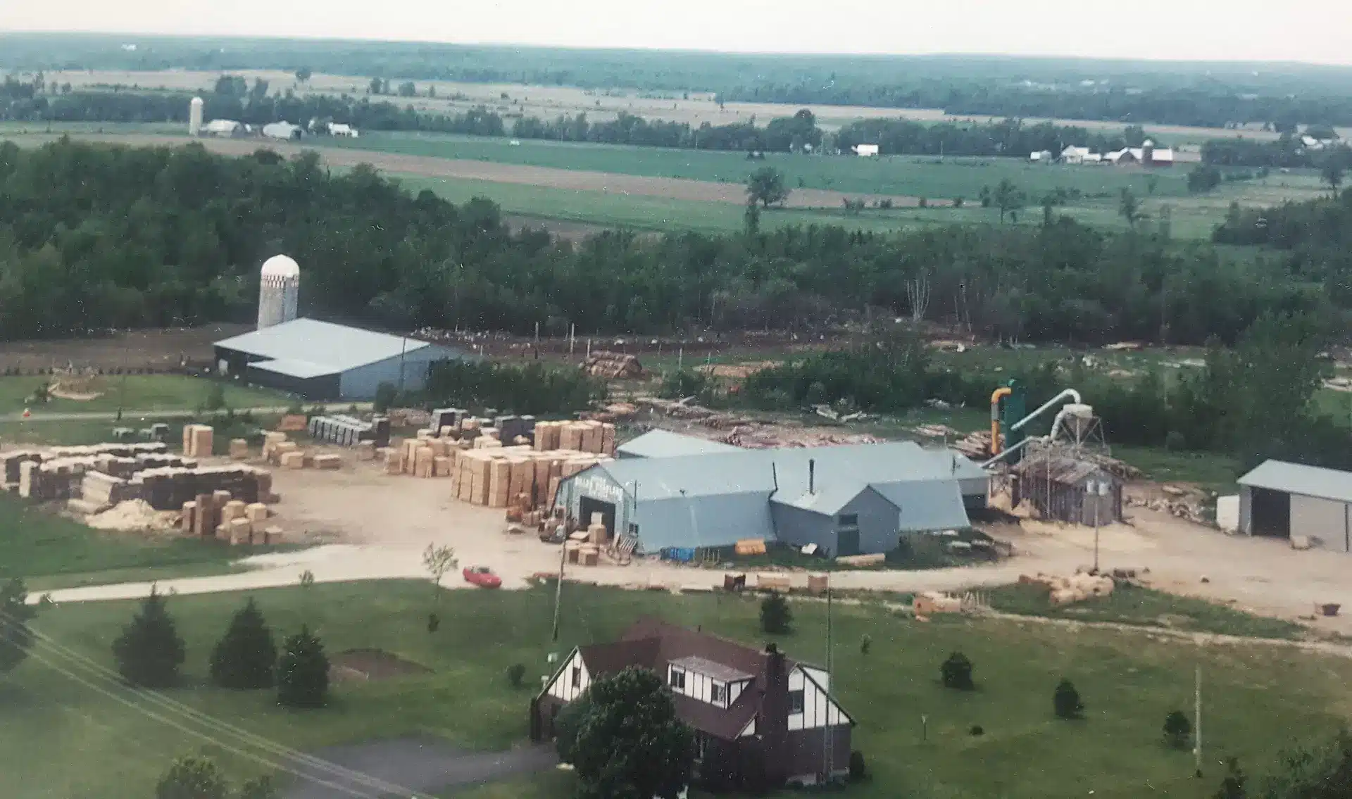 GCharland Boite transport fruit legumes poutre bois escaliers rive-sud bois allumage monteregie quebec